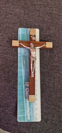 Joli crucifix ancien