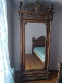 armoire ancienne avec miroir