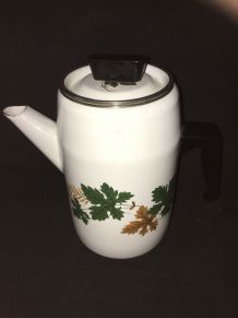 cafetière émaillée vintage.