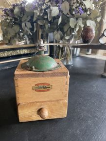 Joli moulin à café ODAX en bois et métal 