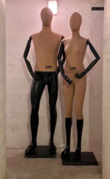 Couple de mannequins vintage