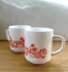 Paire de Mugs Vintage Arcopal – Motif Floral Orange
