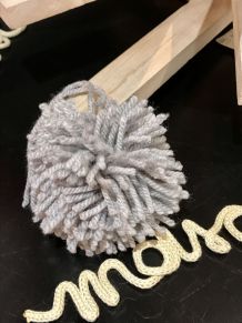 Pompon rond  laine gris clair