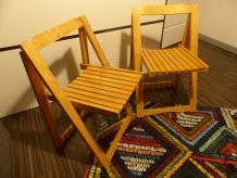 Lot de 2 chaises pliantes en bois (Aldo Jacober ?)