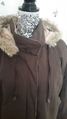 Magnifique manteau/parka marron avec capuche T. 46/48