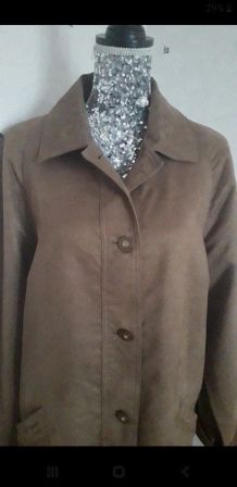 Magnifique manteau mi-saison très doux, toucher suédine