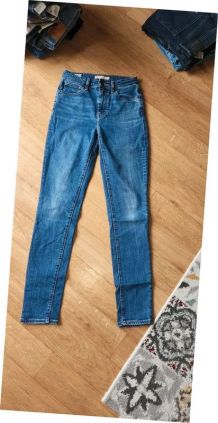 Levi's 721 high rise skinny W26L30