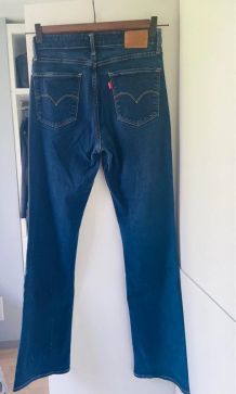 Jean boycut Levi ‘s Premium Brut