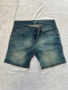 Short denim