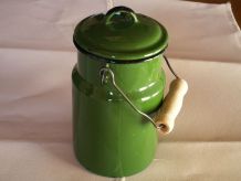 Pot à lait émaillé ancien
