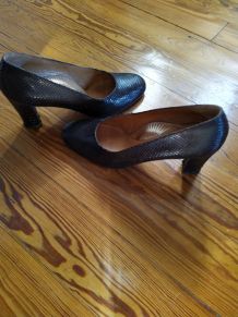 Escarpins en  cuir façon cobra, marron foncé P. 36