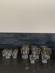 Lot verres avec liseré doré 