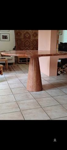 TABLE A MANGER EN TRAVERTIN ROUGE