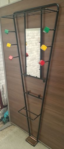 Porte-manteaux mural en métal et bois avec miroir et porte-p