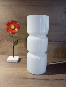 Lampe tube style space age verre opalin blanc soufflé, 1990