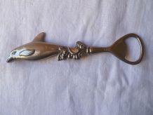 Décapsuleur  Dauphin argenté , vintage