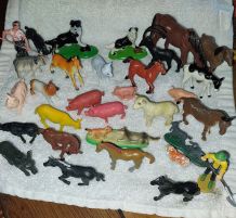 lot miniature figurine animaux de la ferme et fermiers 