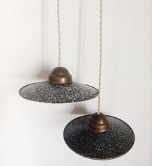 Paire de suspensions industrielles en tôle émaillée vintage 