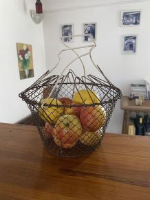 Ancien panier pliable en fil de fer tressé 