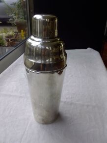 Shaker anglais en métal argenté 