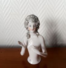 Demi figurine Marie-Antoinette porcelaine allemande 