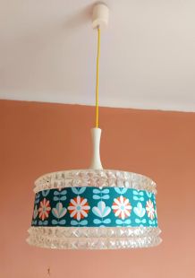 Suspension en plexiglas et fleurs vintage 1970 