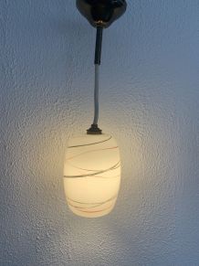 Suspension vintage 1960 opaline rouge et doré lustre - 16 x 