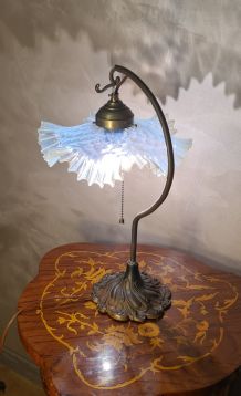 lampe en fontes d aciers et laitons 41x26 abats jours verres