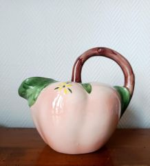 Pichet pêche en barbotine vintage 1960 