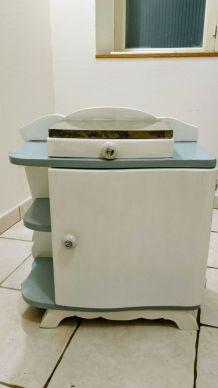 buffet de chevet restauré et repeint