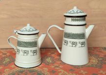 Cafetière et théière en tôle émaillée (Geneviève Lethu)