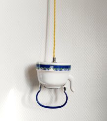 Suspension théière émaillée vintage 