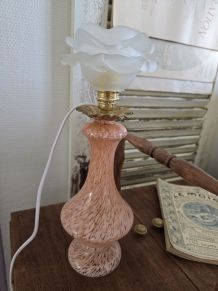 Lampe à poser pied verre Clichy et rose en verre 