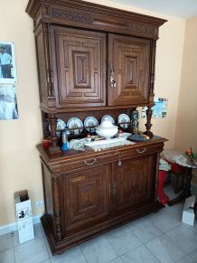 Buffet vaisselier bois massif  Henri II