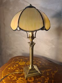 lampe laiton colonne corinthienne  abat jour pate de verre 4