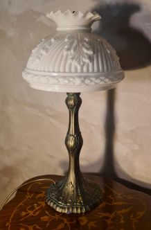 lampe regule patiné et abat jour 1900 opaline blanche moulé 