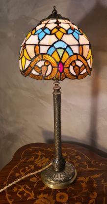 lampe, pied bronze ciselé 19e siècle ,et jolie abat jour vi