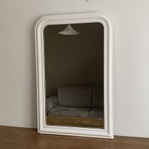 Miroir Louis Philippe fin 19ème. Blanc. 105x68.