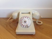 Telephone Vintage bakelite
