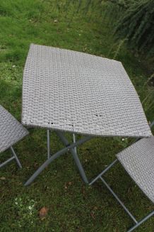 Table et 2 chaises de jardin