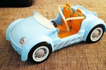 Voiture Barbie bleu ciel