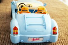 Voiture Barbie bleu ciel