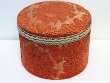 Boite en tissu couleur orange ocre