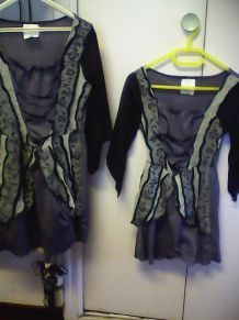 2 robes  Halloween peuvent être vendue séparément 7/10 ans et 11/14 ans 