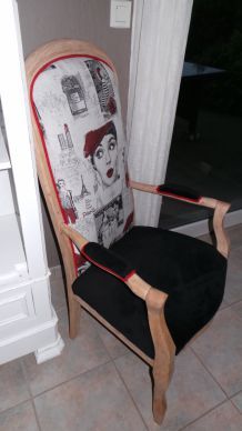 fauteuil Voltaire femme de Paris