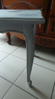 table basse gris pastel 