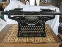 Machine à écrire vintage Underwood en état de fonctionner