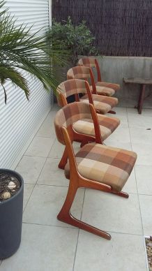 Lot de 4 chaises scandinaves Années 60