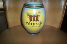 ANCIENNE GROSSE CHOPE CERAMIQUE BIERE MUNK SIGNEE P.E.R. 
