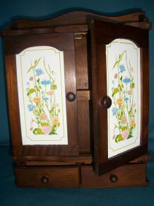 Petite armoire vintage